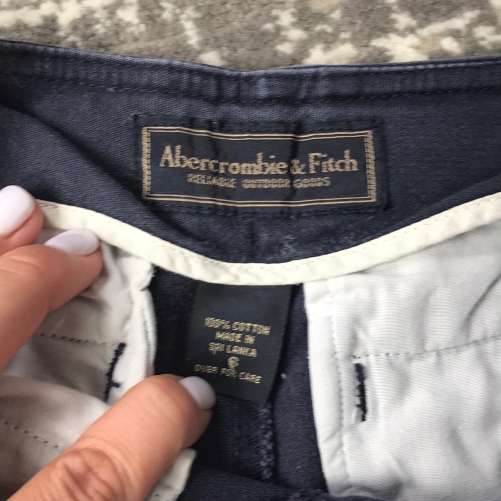 Abercrombie & Fitch khaki blue shorts - Picture 3 of 4